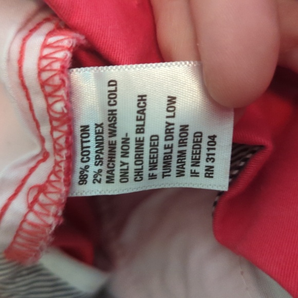 Crown & Ivy Solid Pink Shorts with 4.5" inseam Women's Size 8 - Picture 4 of 4